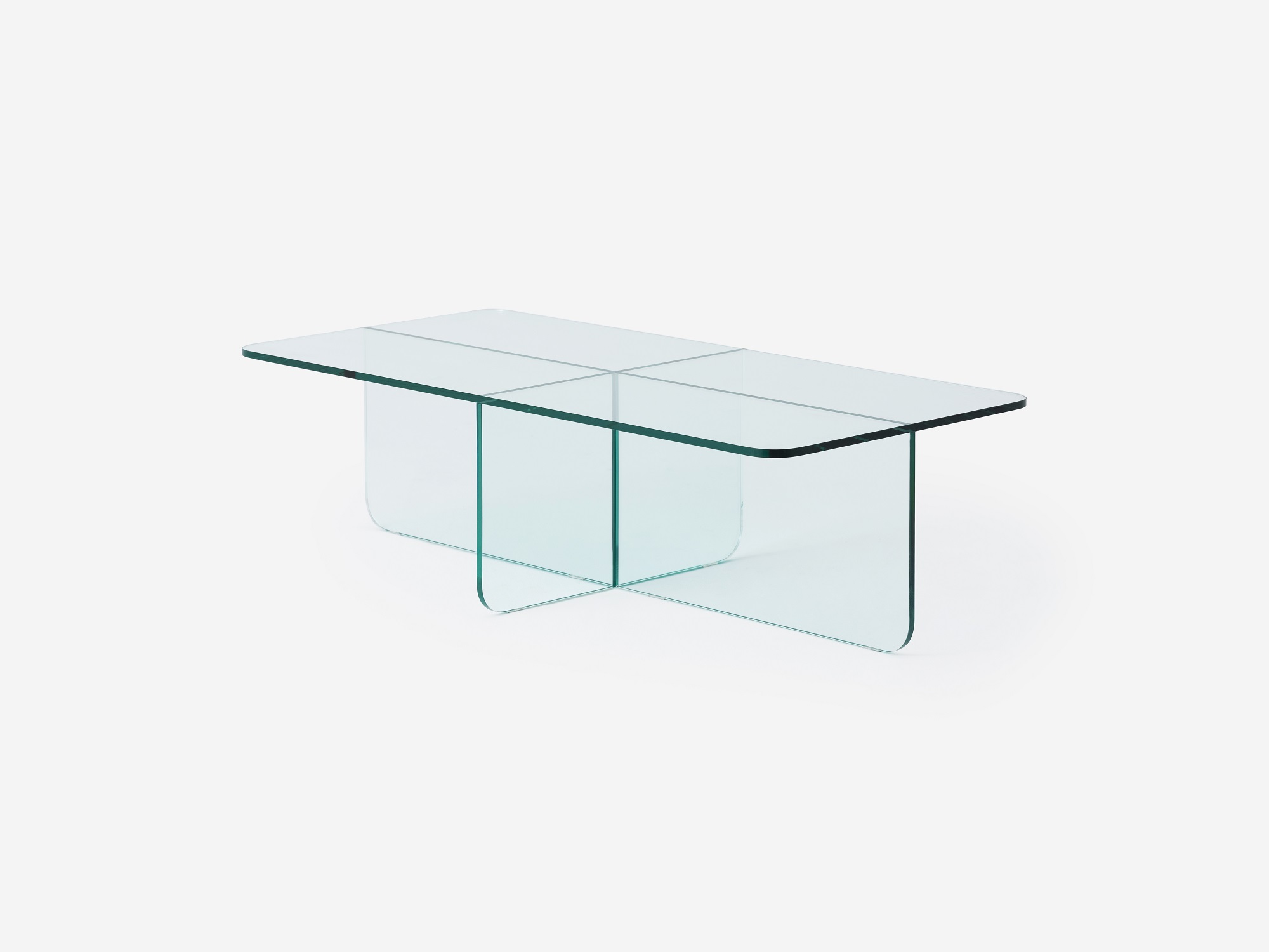 Angle view of the Verre Rectangular Table in clear